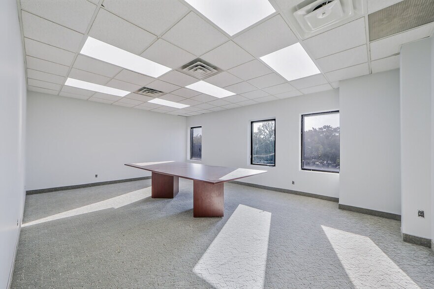More Photos Of 41 Grand Ave, River Edge Office For Lease