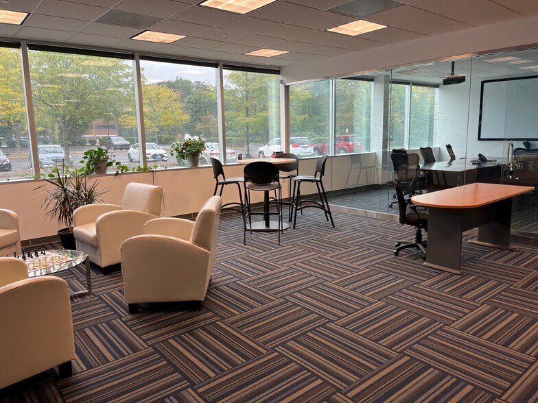 More Photos Of 195 Route 9 S, Manalapan Township Office For Lease