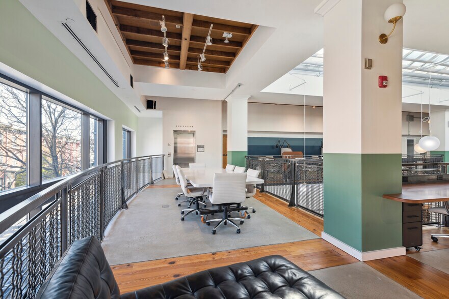 More Photos Of 4230 Main St, Philadelphia Restaurant For Sale