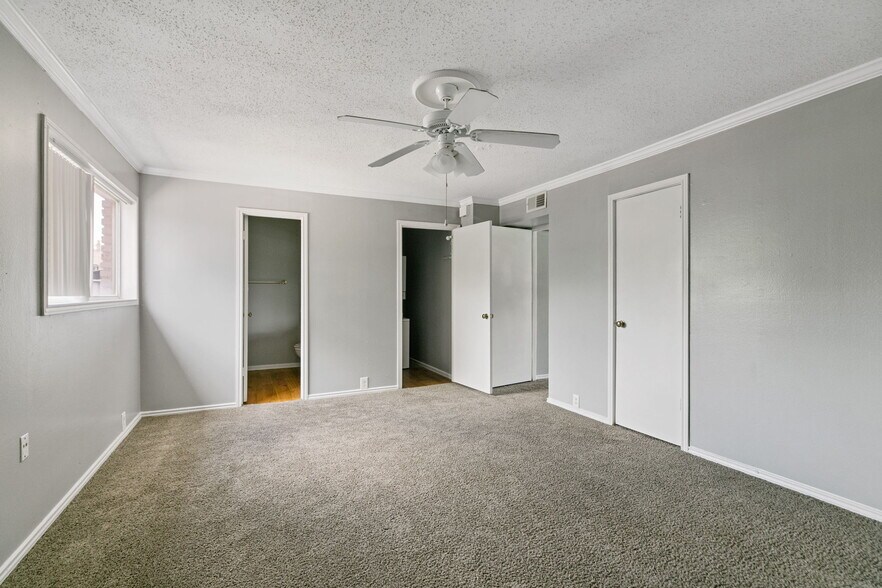 More Photos Of 3015 Greenridge Dr, Houston Apartments For Sale