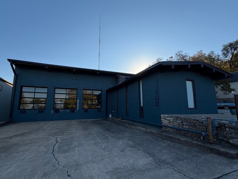 Primary Photo Of 2945 Terrace St, Kansas City Warehouse For Sale