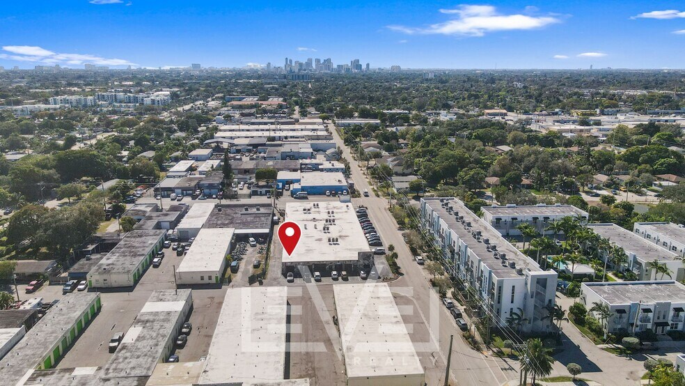 More Photos Of 3472 NE 5th Ave, Oakland Park Showroom For Lease