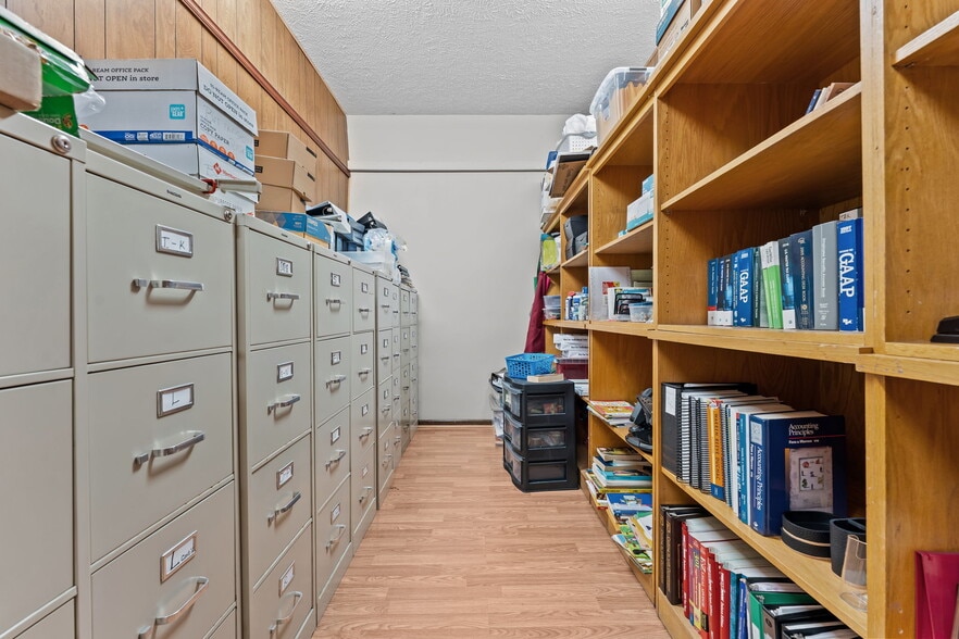 More Photos Of 402-406 Harris Ave, Raeford Storefront Retail Office For Sale