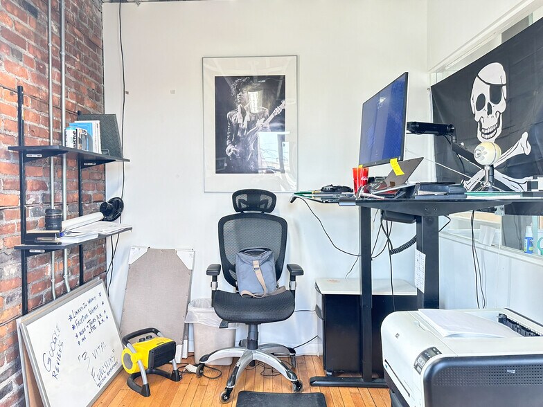 More Photos Of 412 Main St, Utica Warehouse For Lease