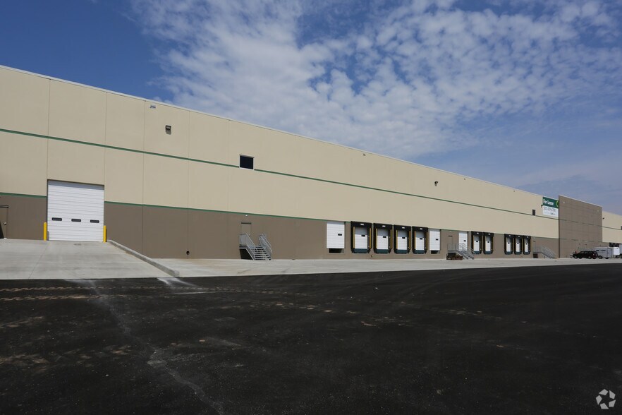 More Photos Of 548 Cedar Grove Rd, Shepherdsville Distribution For Lease