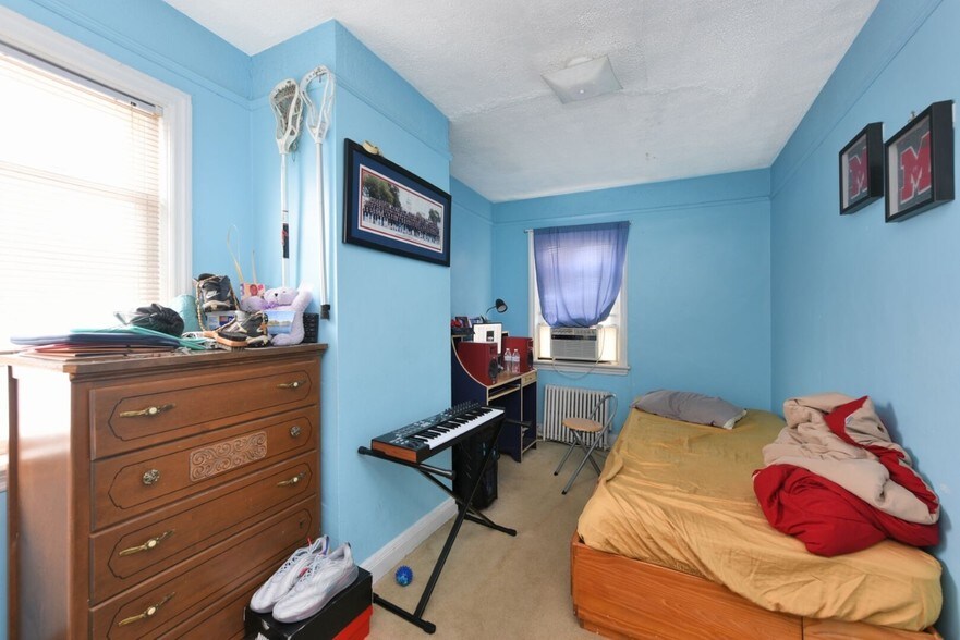 More Photos Of 50 Hillside Ave, Williston Park Storefront For Sale