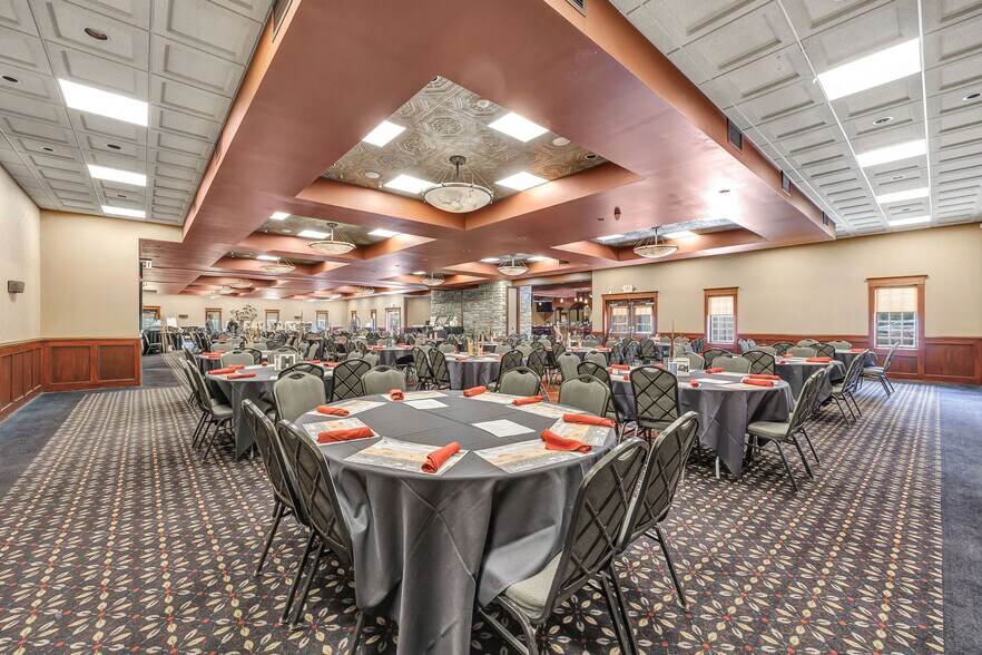 More Photos Of 3177 French Rd, De Pere Restaurant For Sale