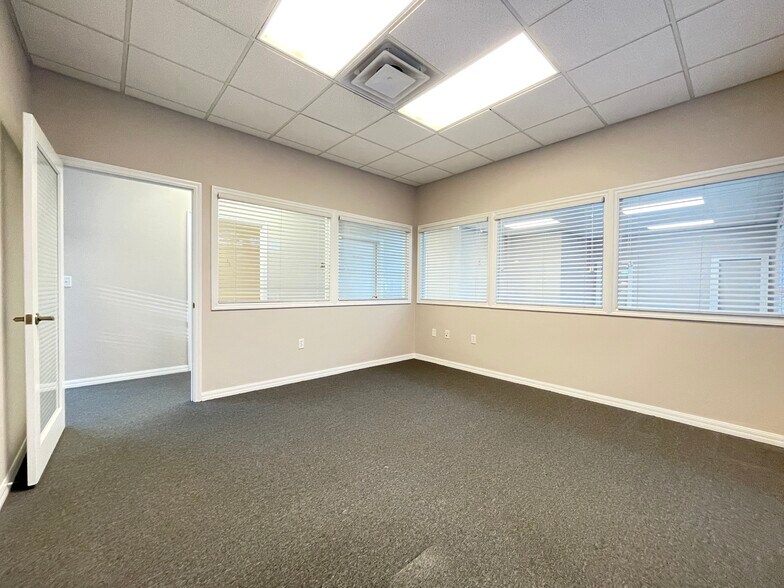 More Photos Of 4961 NW 8th Ave, Gainesville Loft Creative Space For Lease