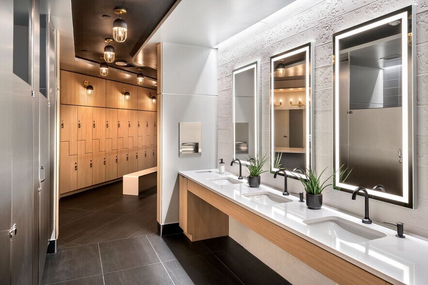 More Photos Of 251 N Illinois St, Indianapolis Office For Lease