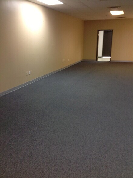 More Photos Of 500 S Arthur Ave, Louisville Research And Development For Sale