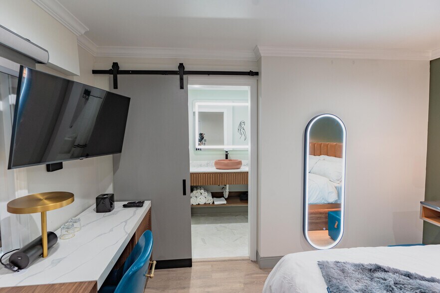 More Photos Of 1107 N Broadway, Santa Maria Hotel For Sale