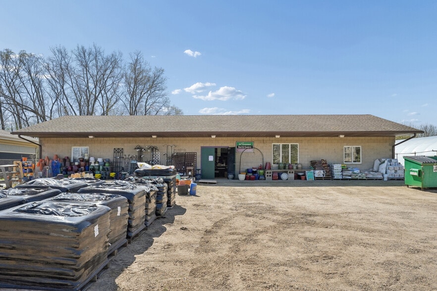 More Photos Of 2900 E 65th St, Inver Grove Heights Garden Center For Sale