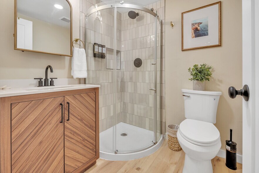 More Photos Of 418 W Ivy St, San Diego Apartments For Sale
