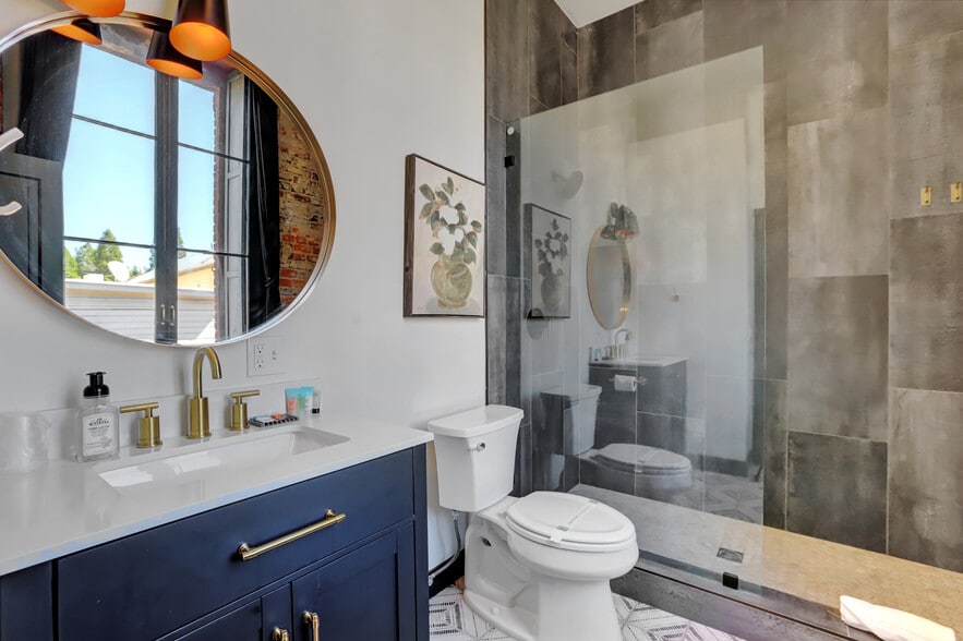 More Photos Of 233 Broad St, Nevada City Hotel For Sale