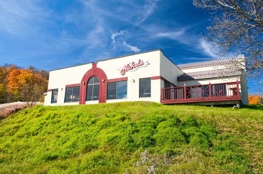 Primary Photo Of 480 Boul De Sainte-Adèle, Sainte-adele Restaurant For Sale