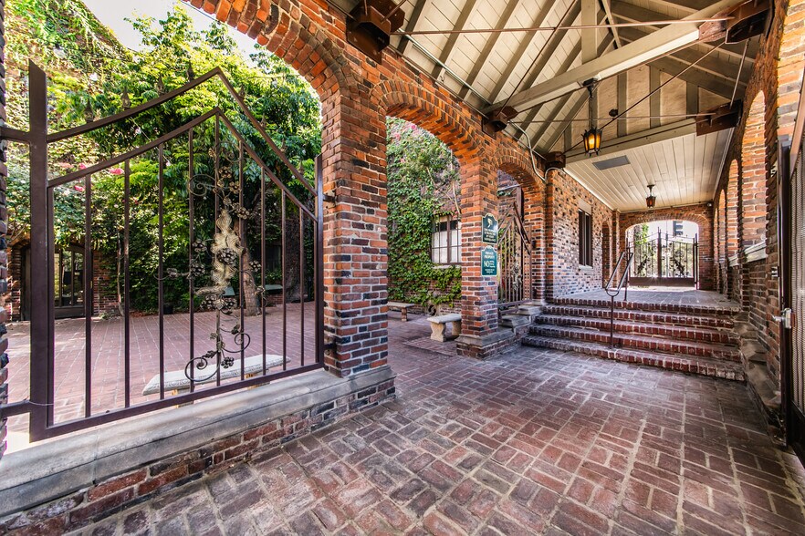 More Photos Of 95 N Marengo Ave, Pasadena Storefront Retail Office For Sale