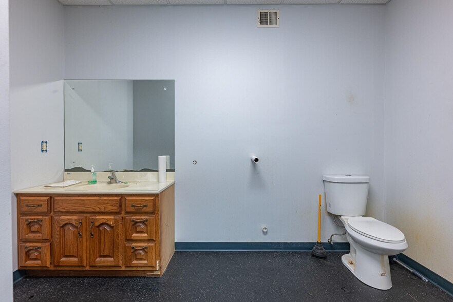 More Photos Of 1240 Stanley Ave, Dayton Warehouse For Sale