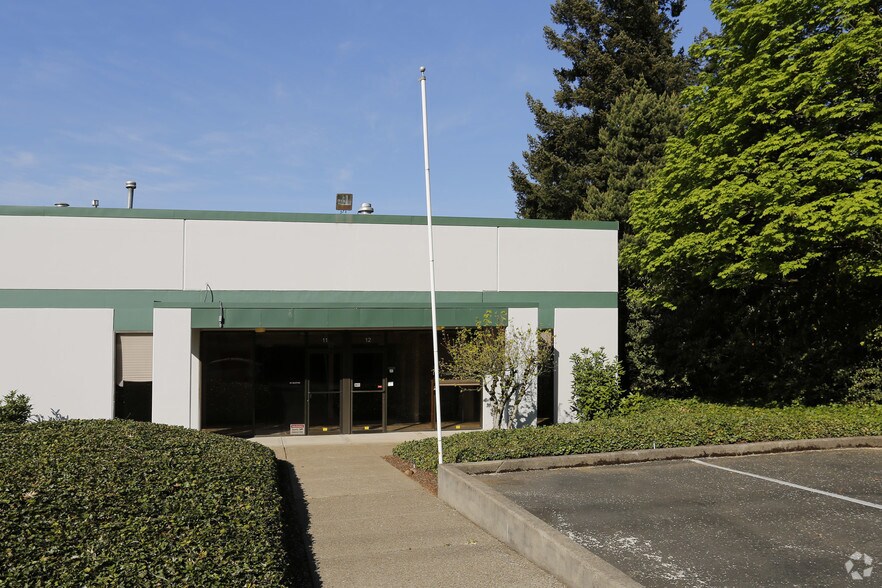 More Photos Of 9325-9425 SW Commerce Cir, Wilsonville Light Manufacturing For Lease