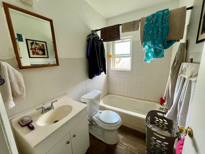 More Photos Of 1723-1727 Earhart Rd, Baltimore Storefront Retail Residential For Sale