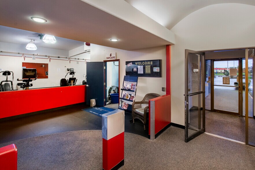 More Photos Of 1713 Beavercreek Rd, Oregon City Freestanding For Lease