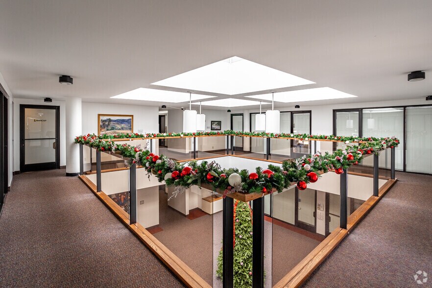 More Photos Of 105 Crescent Bay Dr, Laguna Beach Office For Lease