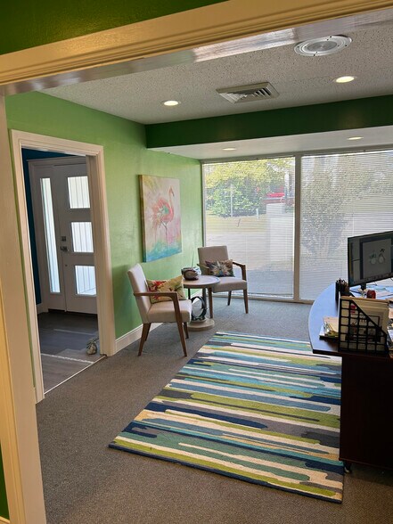 More Photos Of 217 N Mound St, Nacogdoches Office For Lease