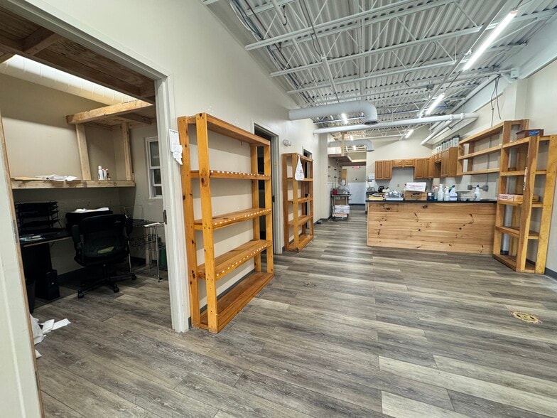 More Photos Of 132 Mendon Rd, Cumberland Storefront Retail Office For Lease