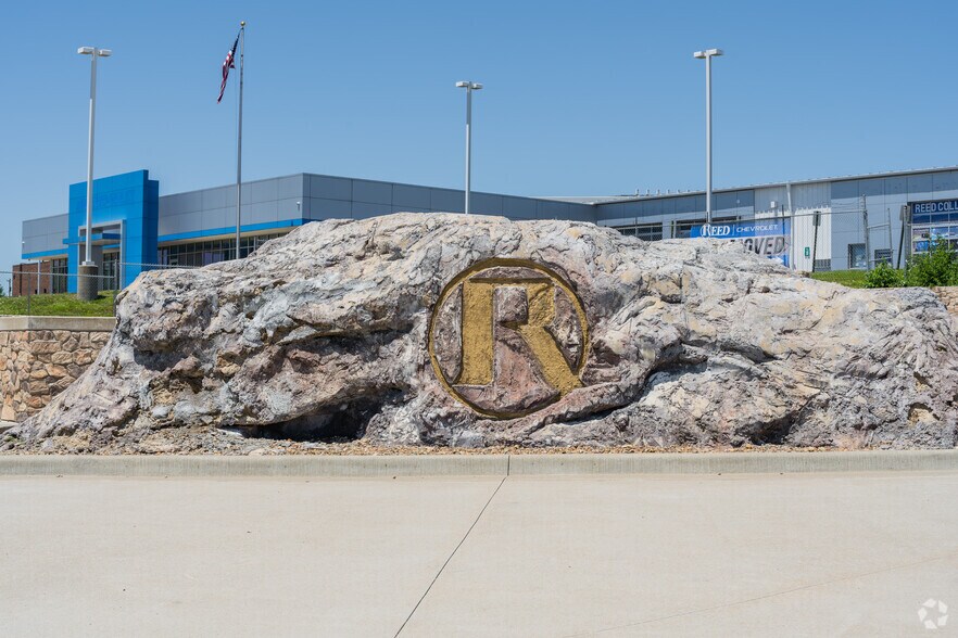 More Photos Of 3921 Frederick Ave, Saint Joseph General Retail For Sale