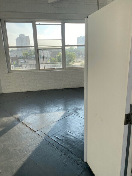 More Photos Of 60 Dickerson St, Newark Light Manufacturing For Lease