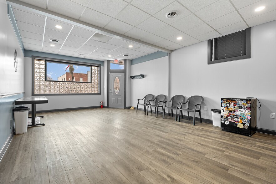 More Photos Of 117 E Allegan St, Otsego General Retail For Sale