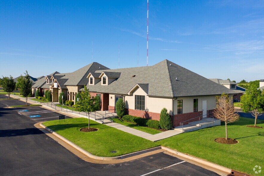 More Photos Of 9112 N Kelley Ave, Oklahoma City Office For Lease