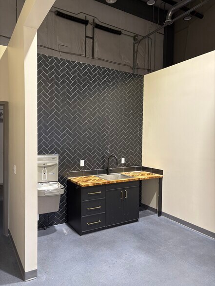 More Photos Of 5780 E Woodmen Rd, Colorado Springs Light Distribution For Lease