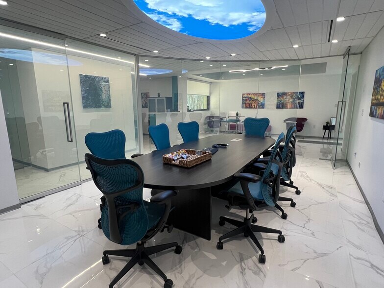 More Photos Of 1956 Bayshore Blvd, Dunedin Office For Lease