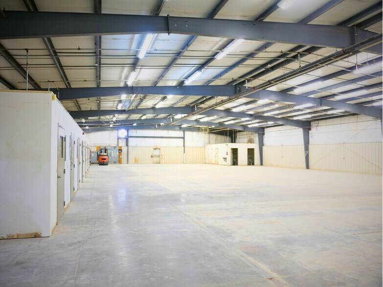 More Photos Of 400 Westland dr, Edmond Manufacturing For Sale