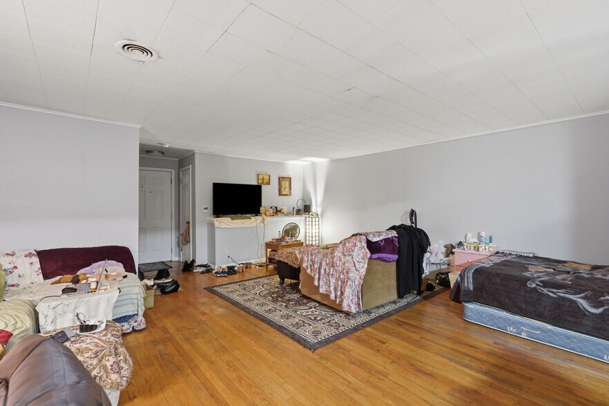 More Photos Of 23589-23593 Van Born Rd, Taylor Freestanding For Sale