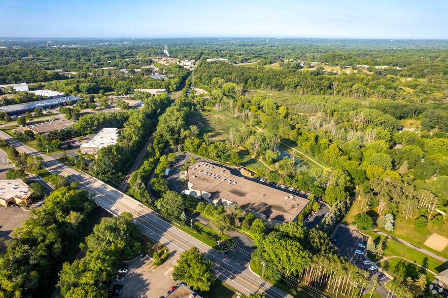 More Photos Of 5852-5870 Baker Rd, Minnetonka Unknown For Lease