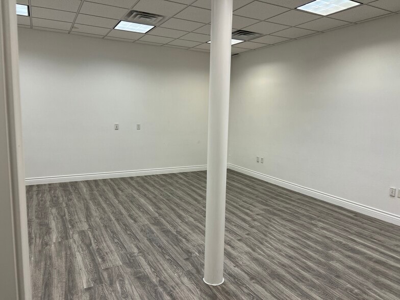 More Photos Of 375 N Stephanie St, Henderson Office For Sale