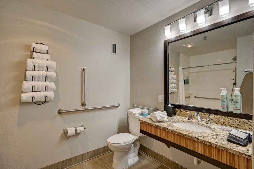 More Photos Of 733 US Highway 24 N, Buena Vista Hotel For Sale