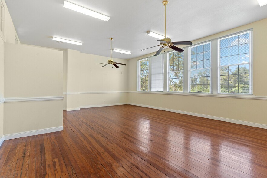 More Photos Of 1476 SW Main St, Greenville Medical For Sale