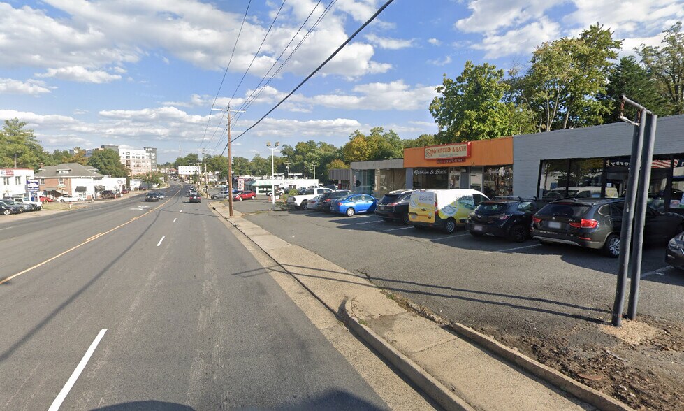 More Photos Of 7185 Lee Hwy, Falls Church Storefront For Sale