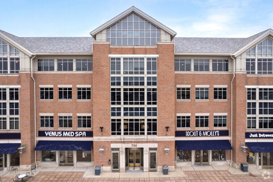 More Photos Of 740 Waukegan Rd, Deerfield Office For Lease