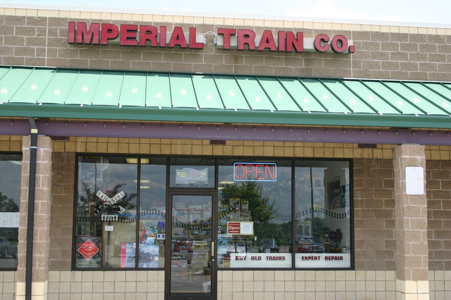 More Photos Of 400-650 Penn Lincoln Dr, Imperial General Retail For Lease