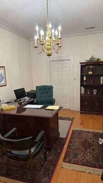 More Photos Of 191 Washington St, Barnwell Office For Sale