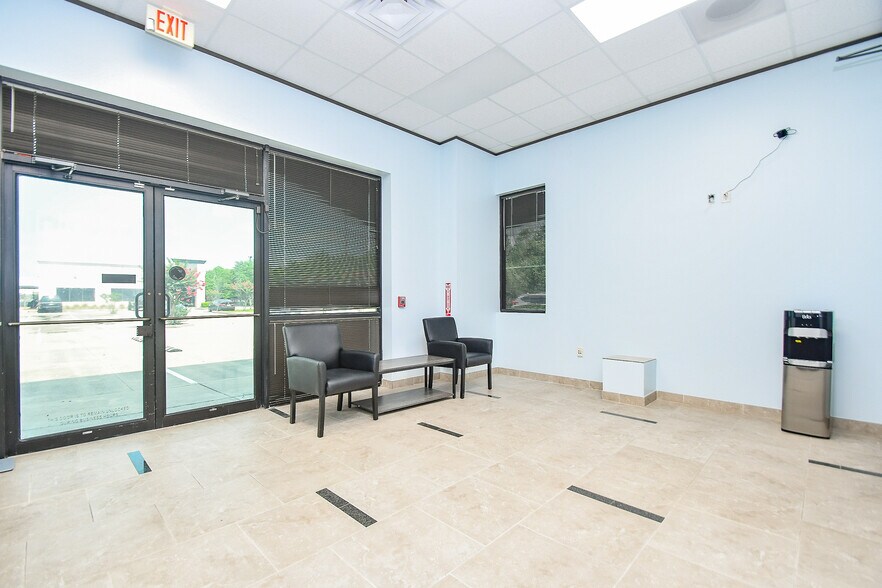 More Photos Of 15366 Park Row, Houston Office For Sale