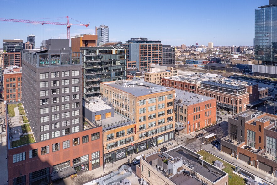 More Photos Of 210-220 N Green St, Chicago Office Residential For Lease