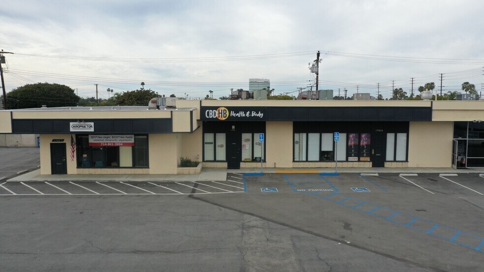 More Photos Of 17055 Newland St, Huntington Beach Unknown For Lease