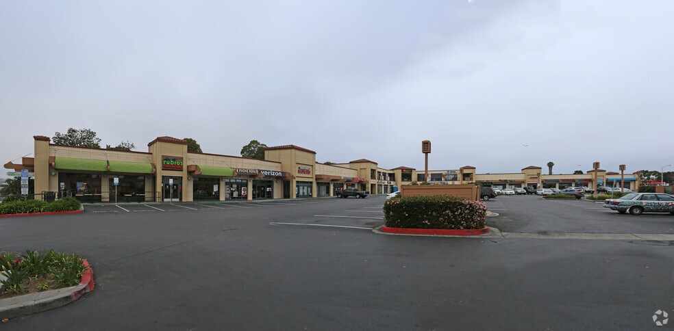 More Photos Of 3555 Rosecrans St, San Diego Unknown For Lease