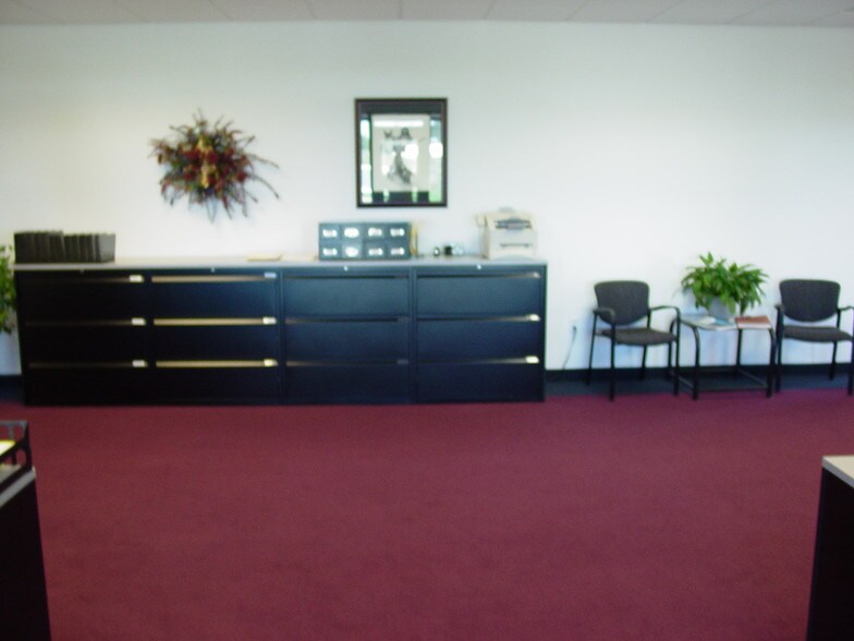 More Photos Of 2200 Gannett Ave, Des Moines Office For Sale