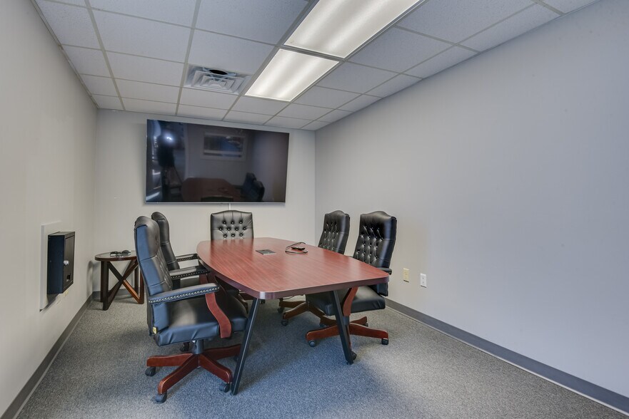 More Photos Of 332 Edgefield Rd, Belvedere Office Residential For Sale