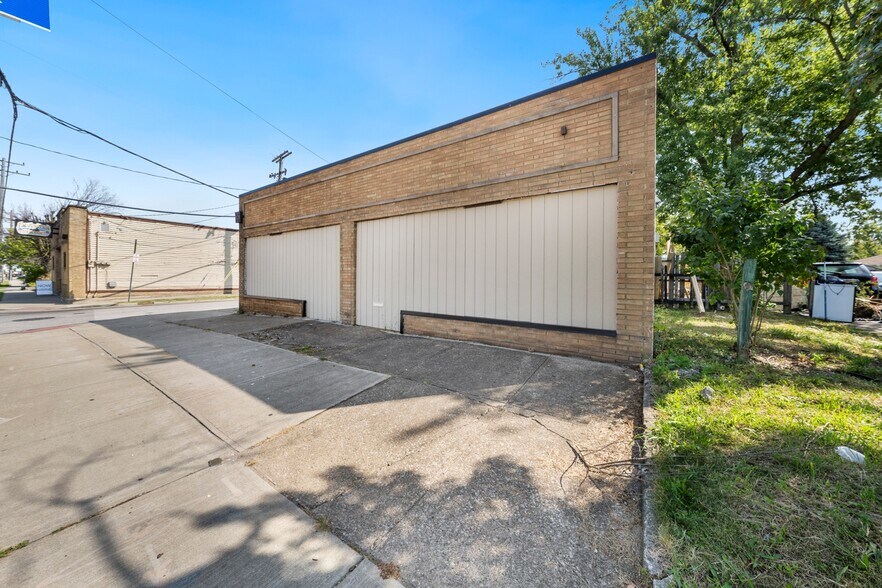 More Photos Of 4651 W 130th St, Cleveland Warehouse For Sale